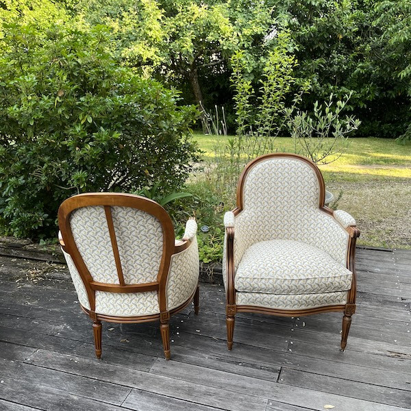 Paire de Bergères à coussin de style Louis XVI