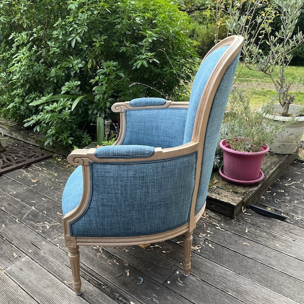 Paire de bergères de style Louis XVI