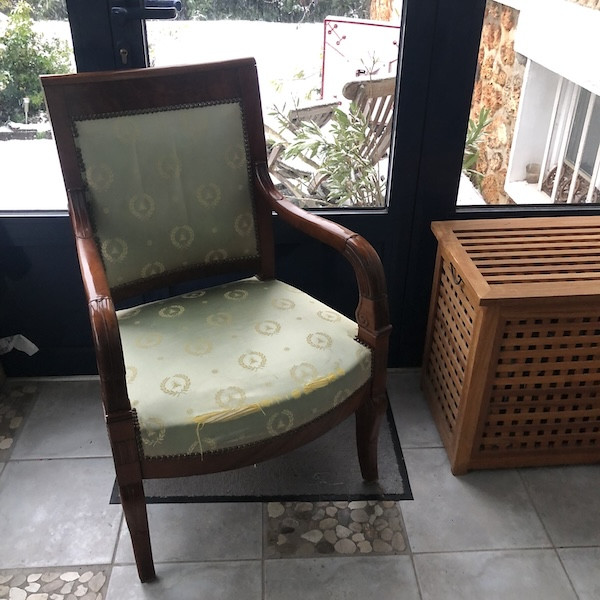 Fauteuil de style Empire, restauration