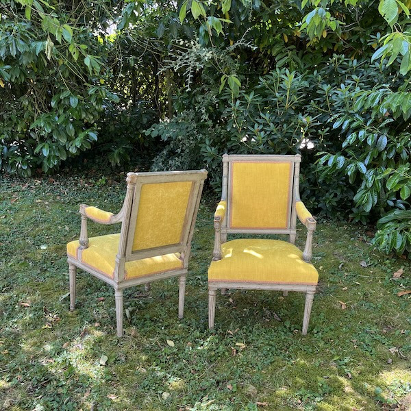 Paire de fauteuils époque Directoire