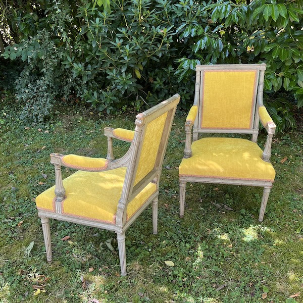 Paire de fauteuils époque Directoire