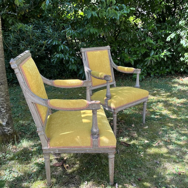 Paire de fauteuils époque Directoire