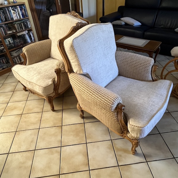 Paire de fauteuils de forme tonneau