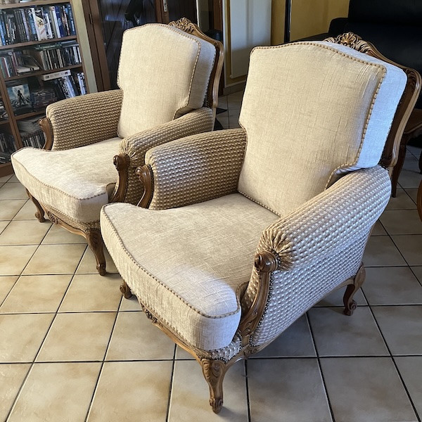 Paire de fauteuils de forme tonneau