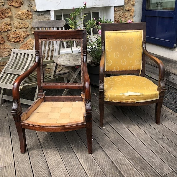 Paire de fauteuils de style Empire, restauration