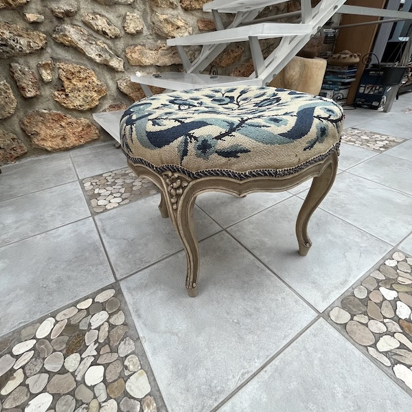 Tabouret de piano, restauration