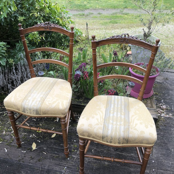 Petites chaises de style Napoléon III, restauration