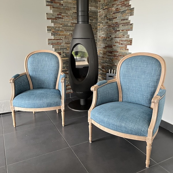 Paire de bergères de style Louis XVI