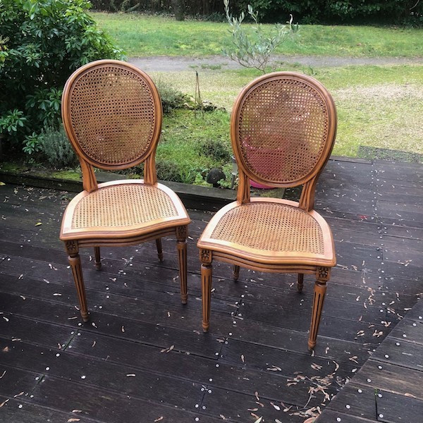Paire de chaises cannées, restauration